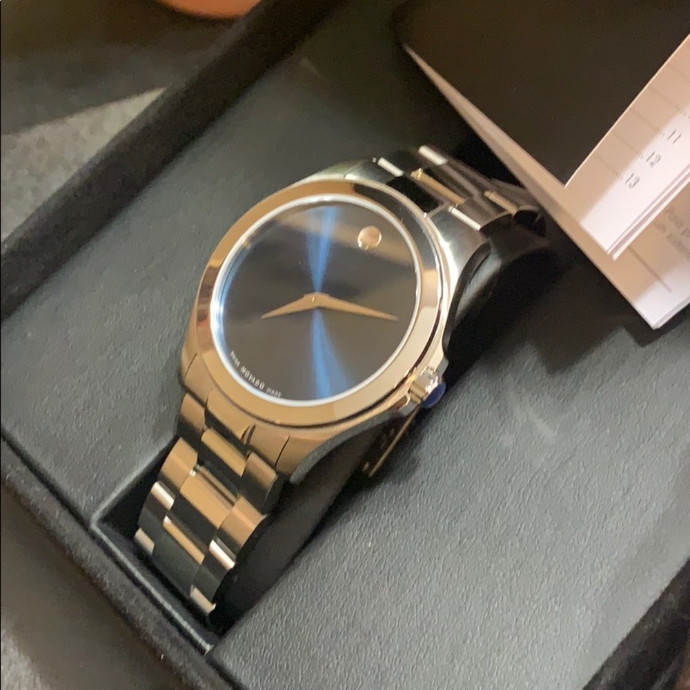 ⛔️HOLD⛔️Authentic Movado 38mm stainless blue watch - Picture 11 of 11